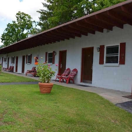 The Village Motel Richfield Springs Extérieur photo