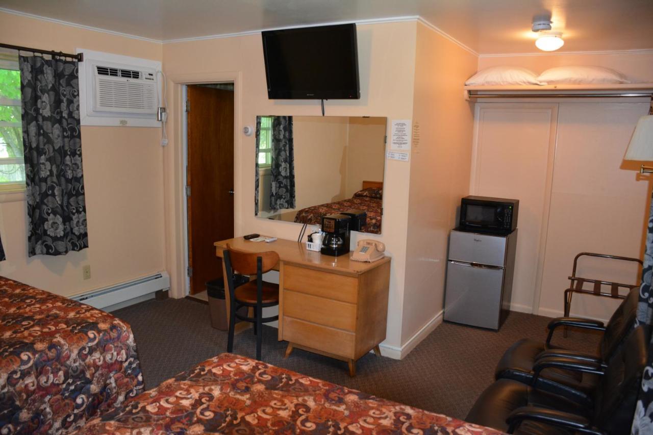 The Village Motel Richfield Springs Extérieur photo