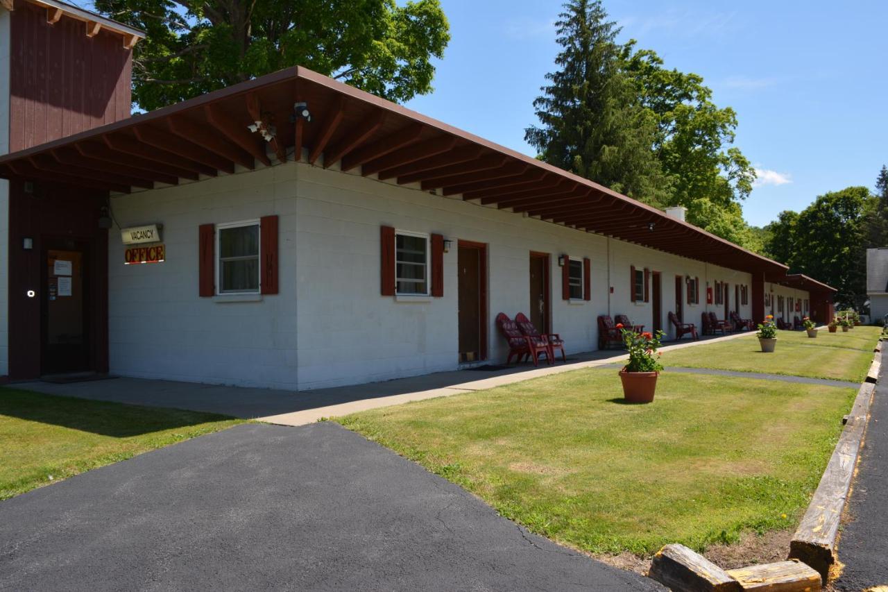 The Village Motel Richfield Springs Extérieur photo