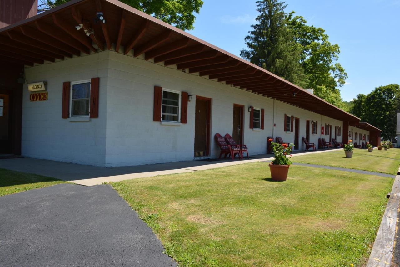 The Village Motel Richfield Springs Extérieur photo