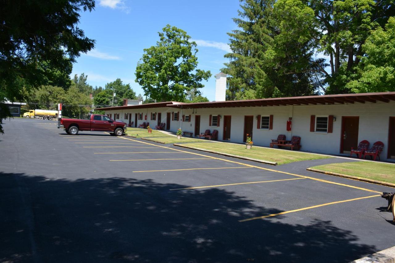 The Village Motel Richfield Springs Extérieur photo