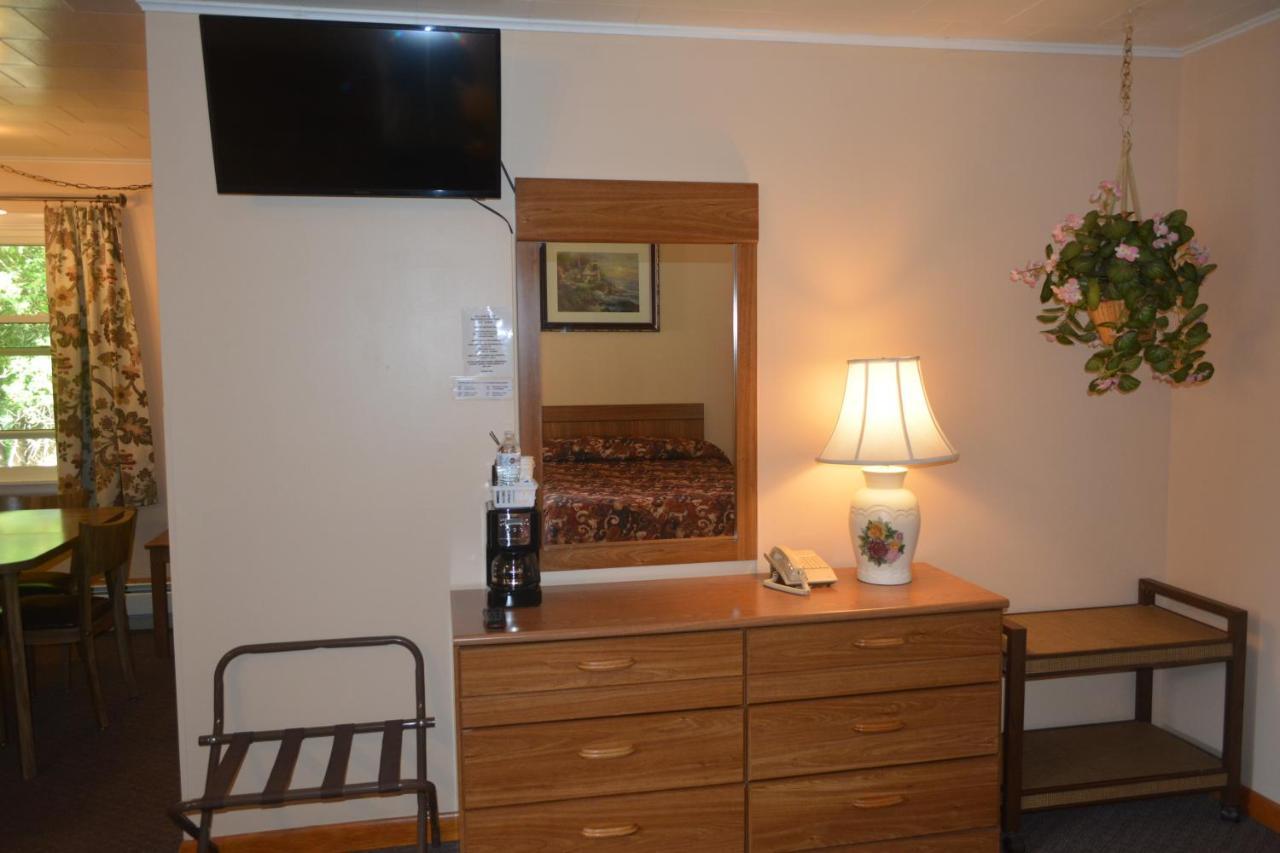 The Village Motel Richfield Springs Extérieur photo
