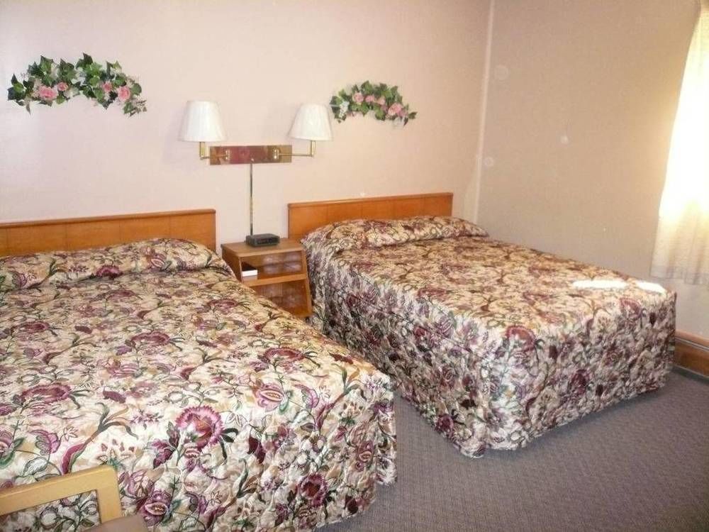 The Village Motel Richfield Springs Extérieur photo