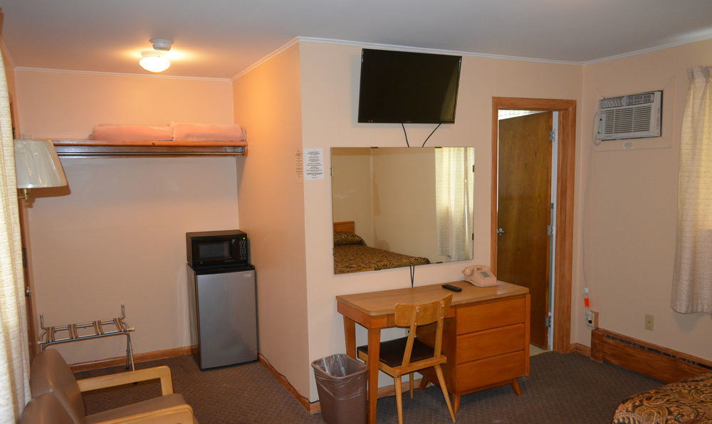 The Village Motel Richfield Springs Extérieur photo