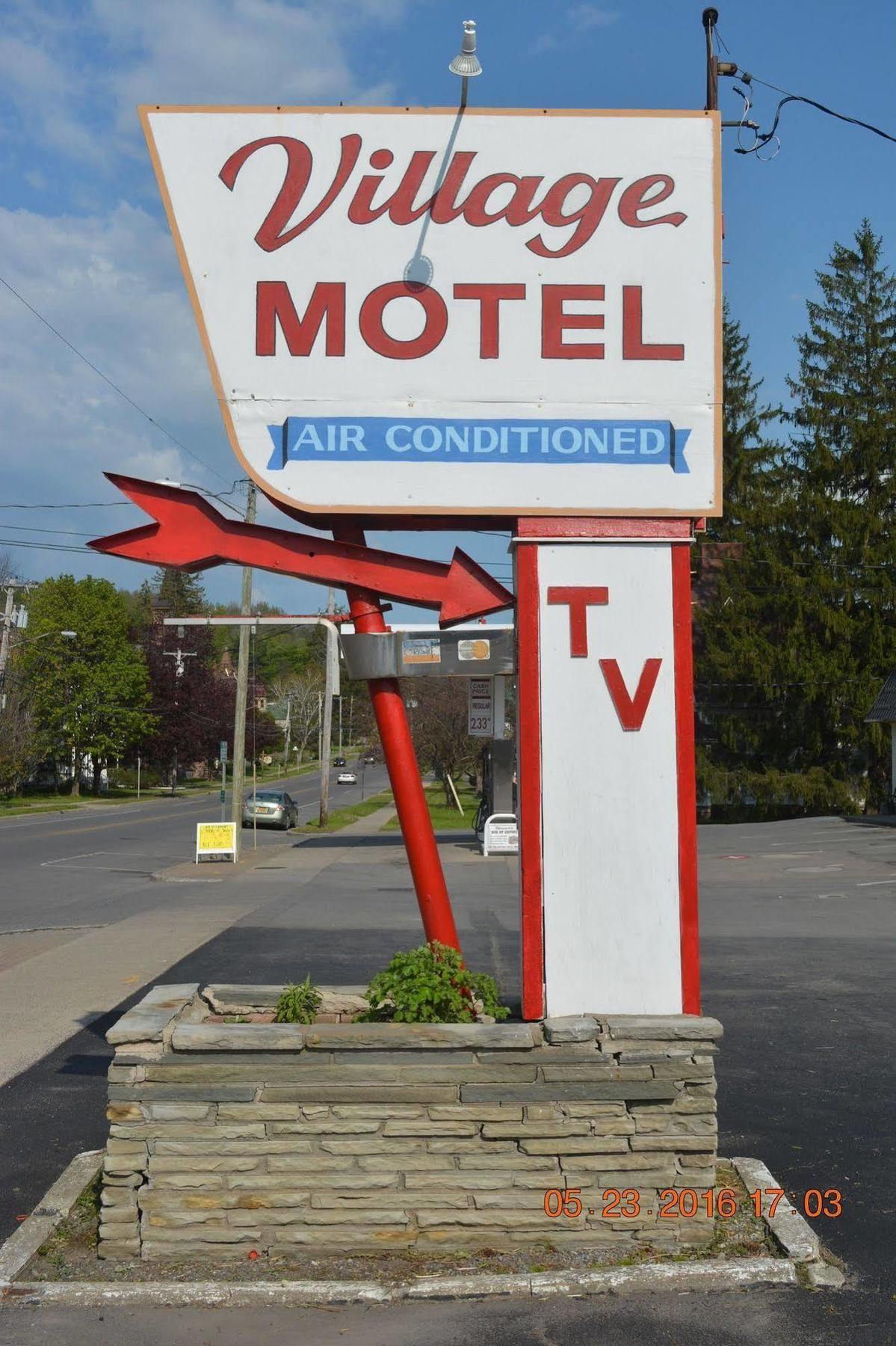 The Village Motel Richfield Springs Extérieur photo