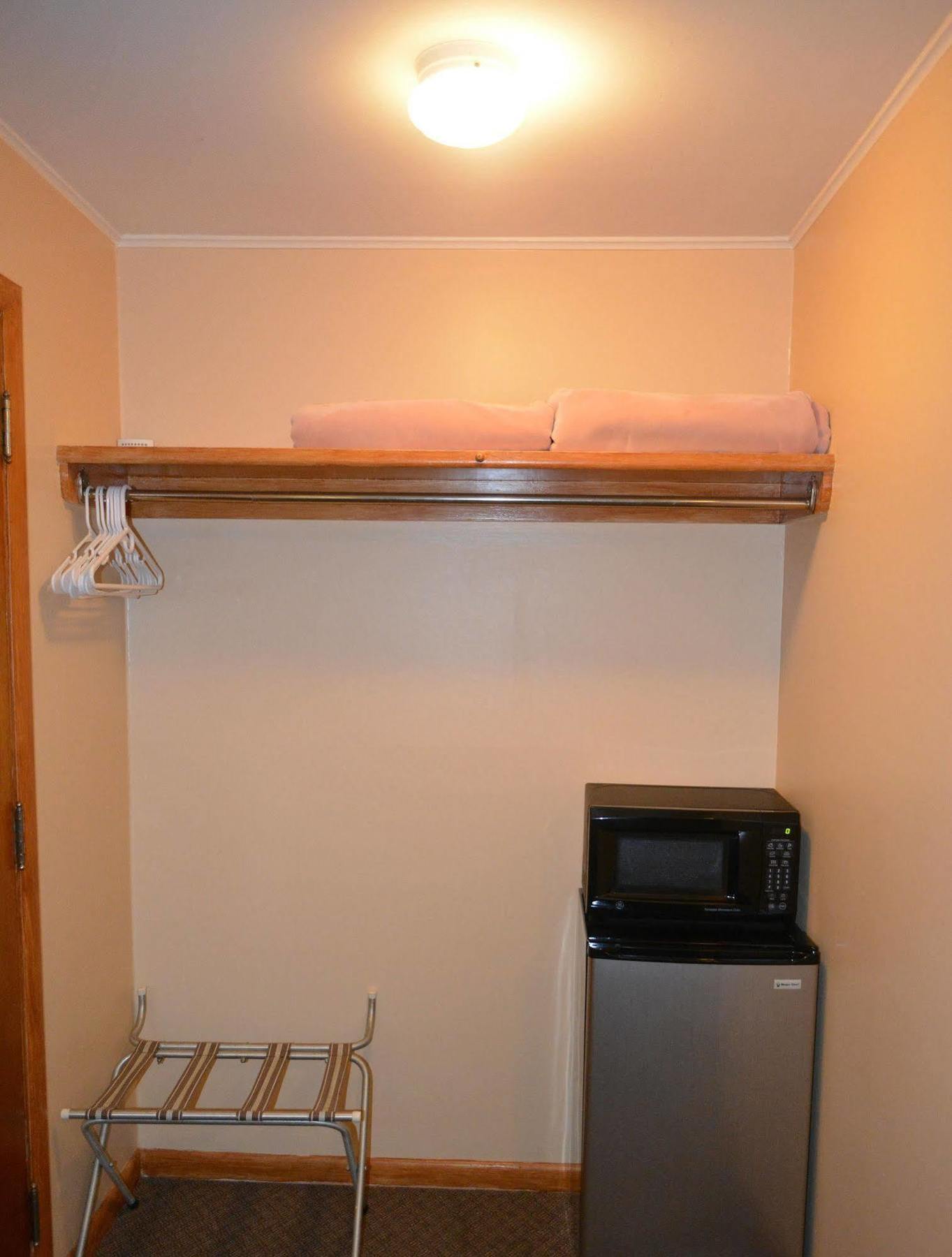 The Village Motel Richfield Springs Extérieur photo