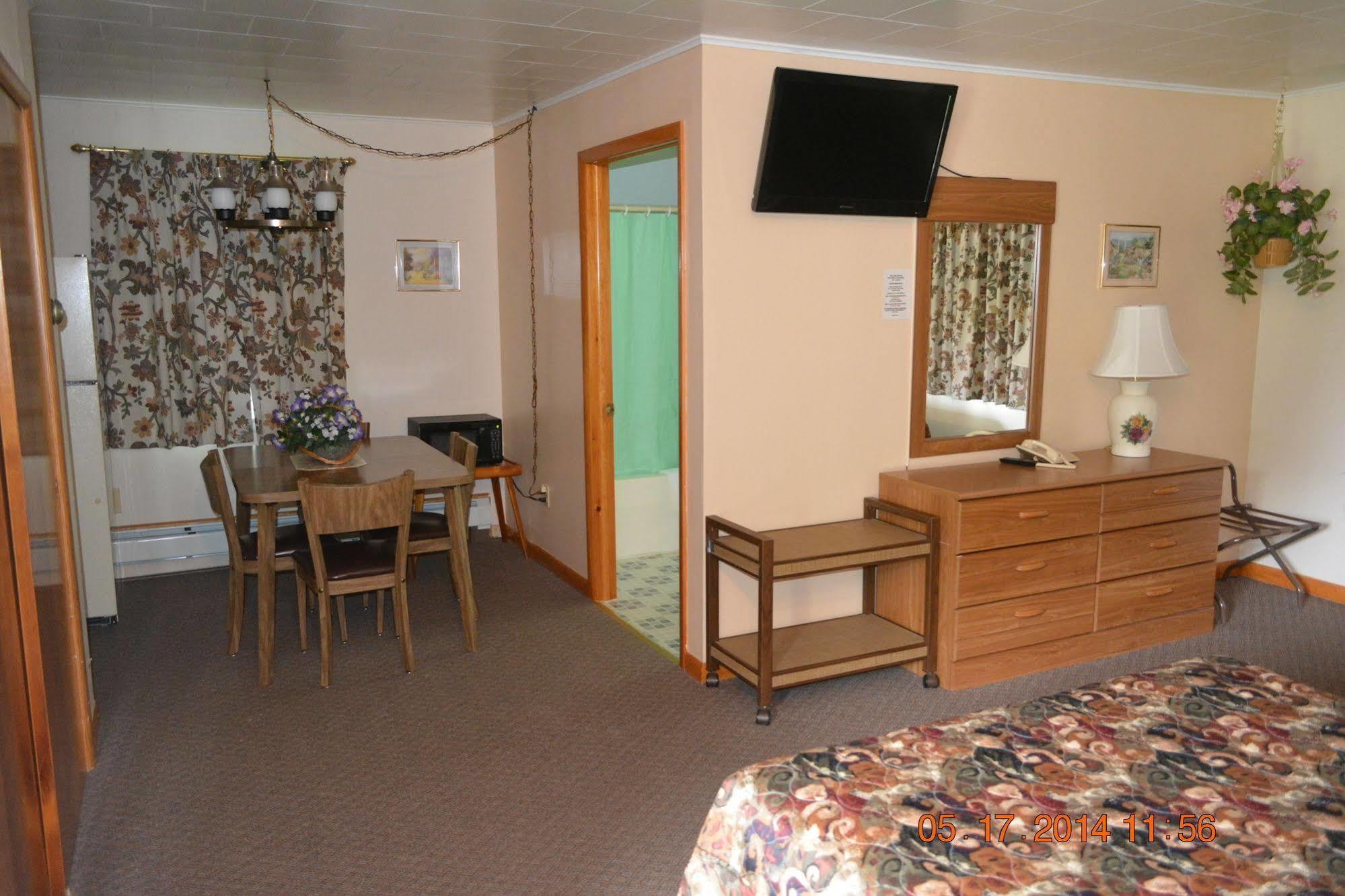 The Village Motel Richfield Springs Extérieur photo