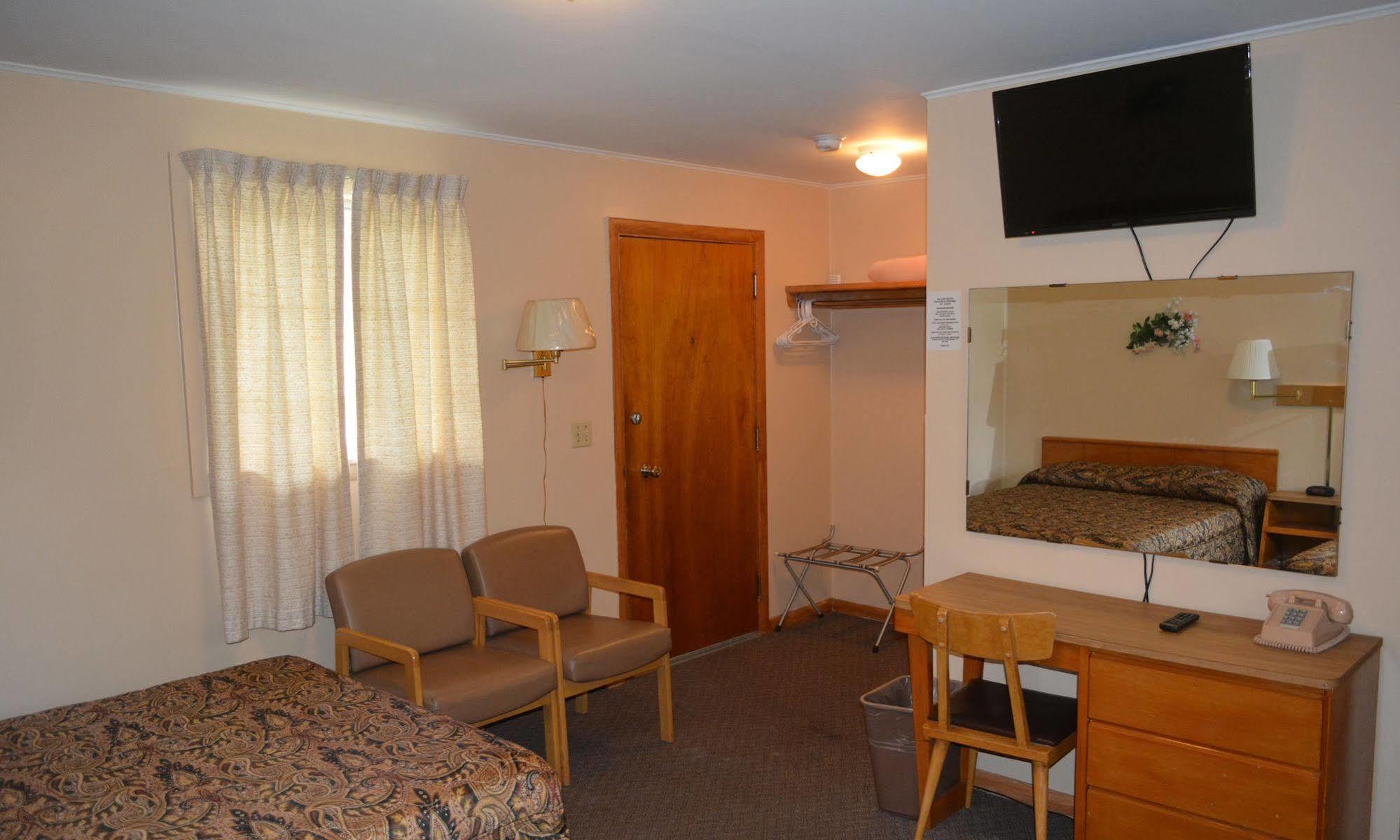 The Village Motel Richfield Springs Extérieur photo