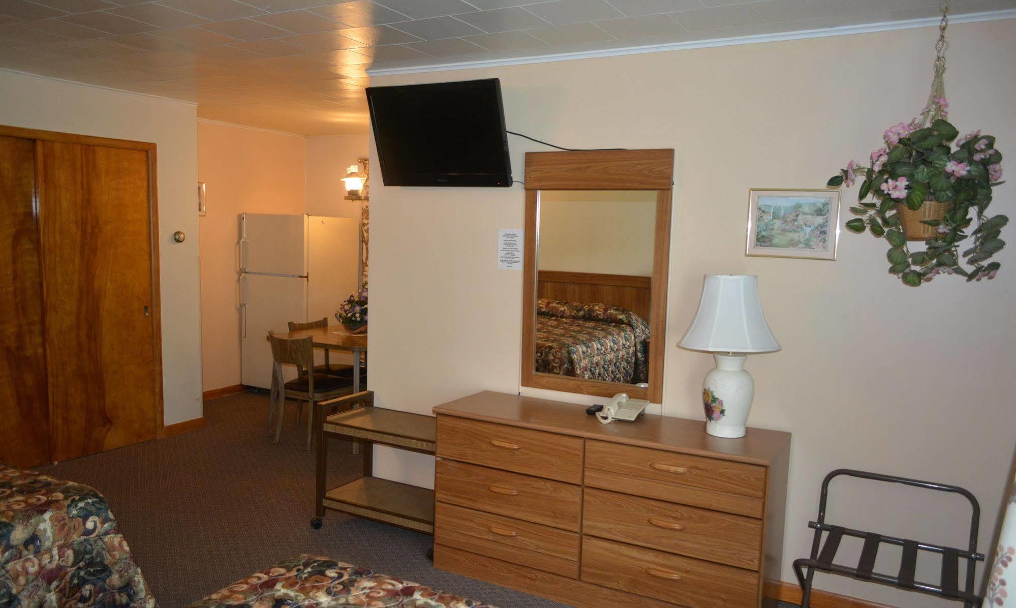 The Village Motel Richfield Springs Extérieur photo